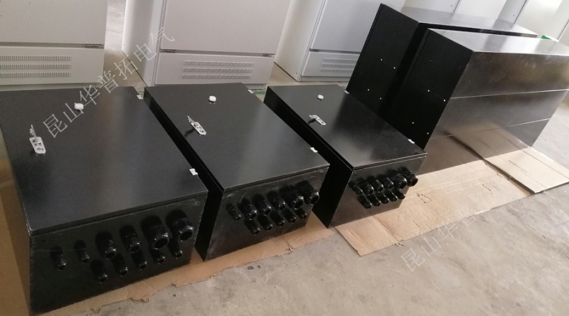8臺(tái)黑色電氣柜