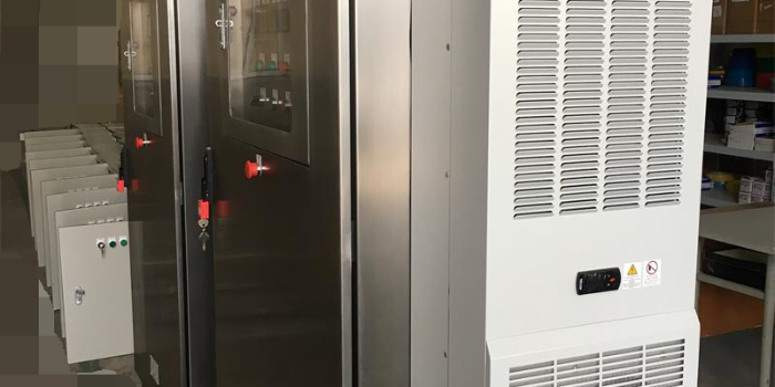 華普拓為您解析電氣柜必須裝散熱除塵風(fēng)扇嗎？